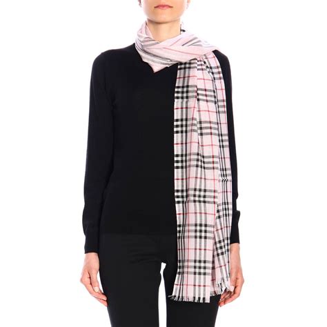 foulard burberry soie rose|L'écharpe Burberry .